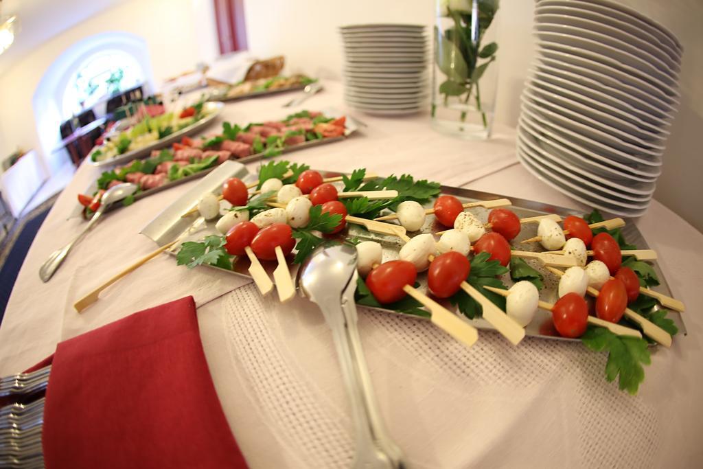 Hotel Ostrov