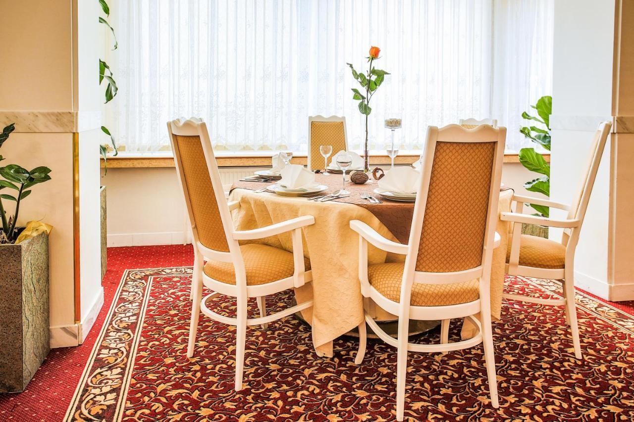 Ostrov Hotel